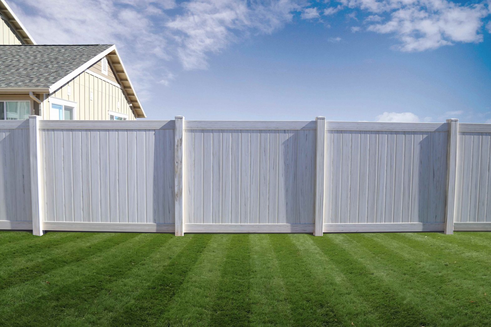 Low-Maintenance Fence Materials That Withstand Florida Weather