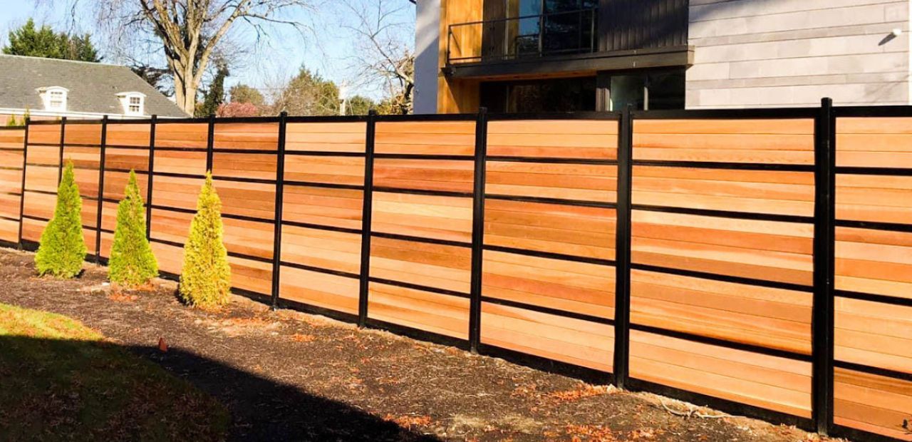 Classic-vs.-Contemporary-Fencing-Styles-Whats-Trending-in-2025
